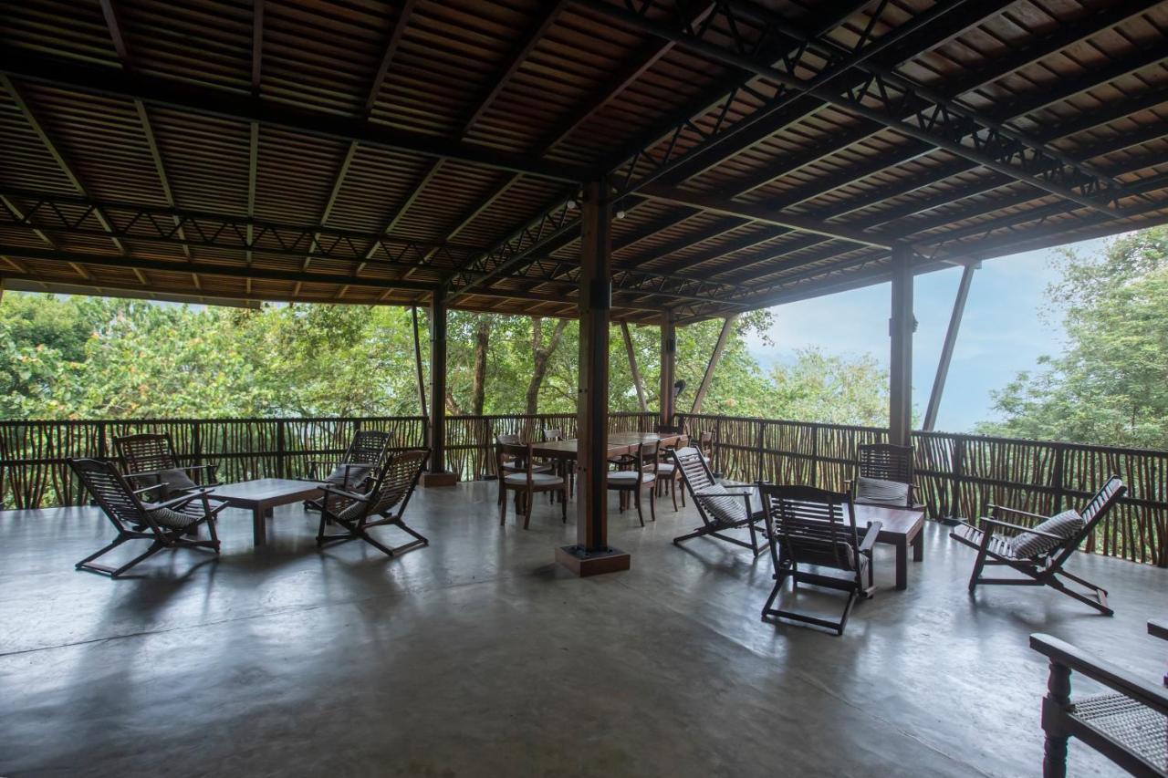 เบิร์ด พาร์ค Hotel Wadakada ภายนอก รูปภาพ