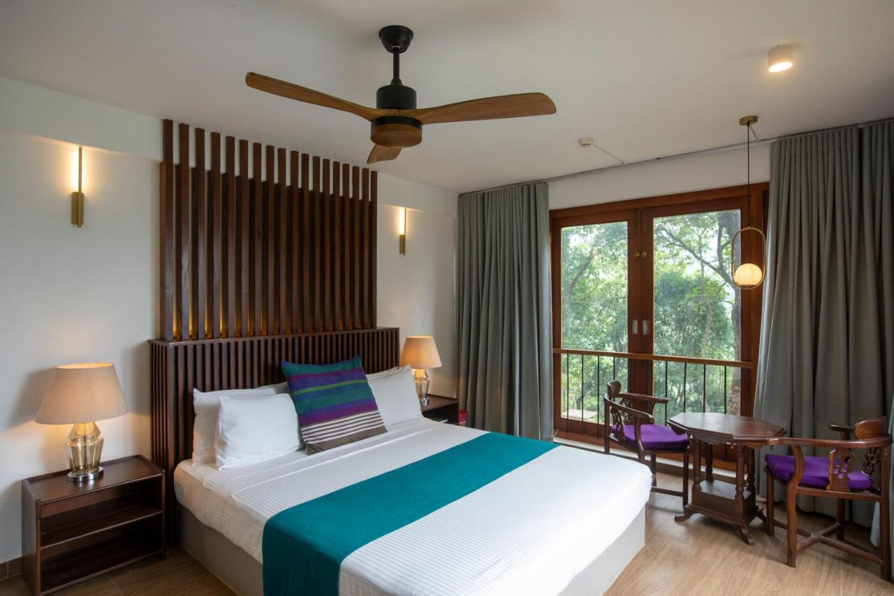 เบิร์ด พาร์ค Hotel Wadakada ภายนอก รูปภาพ