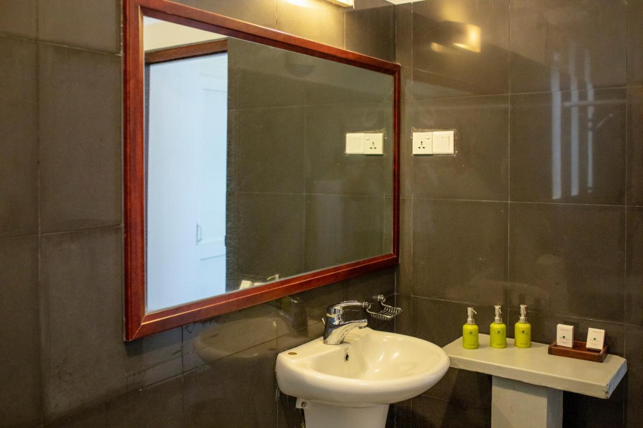 เบิร์ด พาร์ค Hotel Wadakada ภายนอก รูปภาพ
