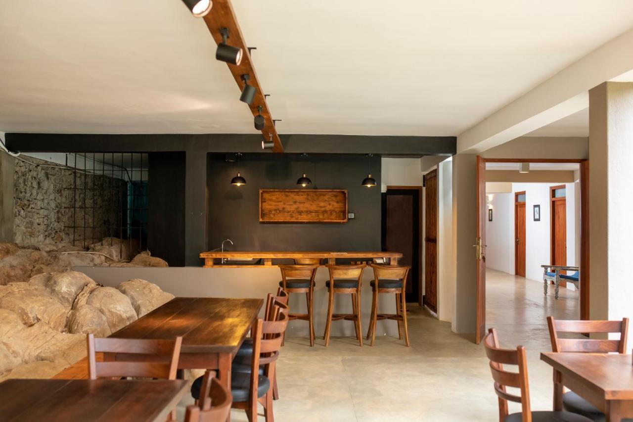เบิร์ด พาร์ค Hotel Wadakada ภายนอก รูปภาพ