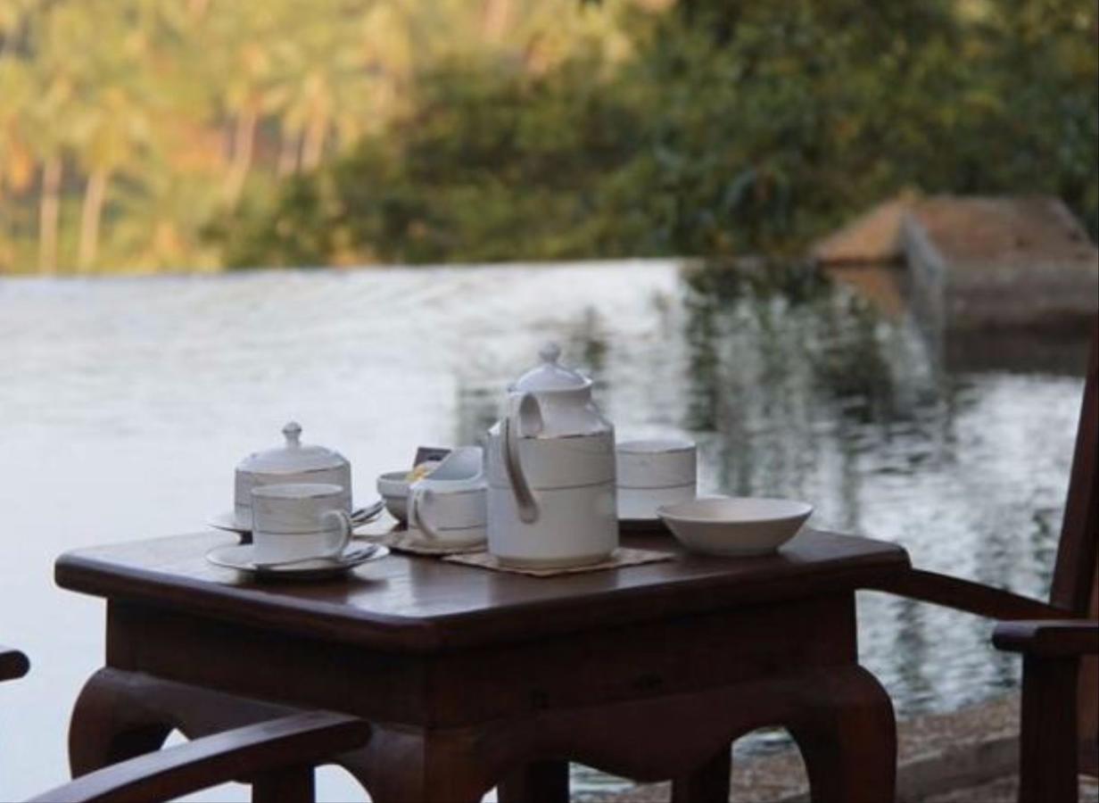 เบิร์ด พาร์ค Hotel Wadakada ภายนอก รูปภาพ